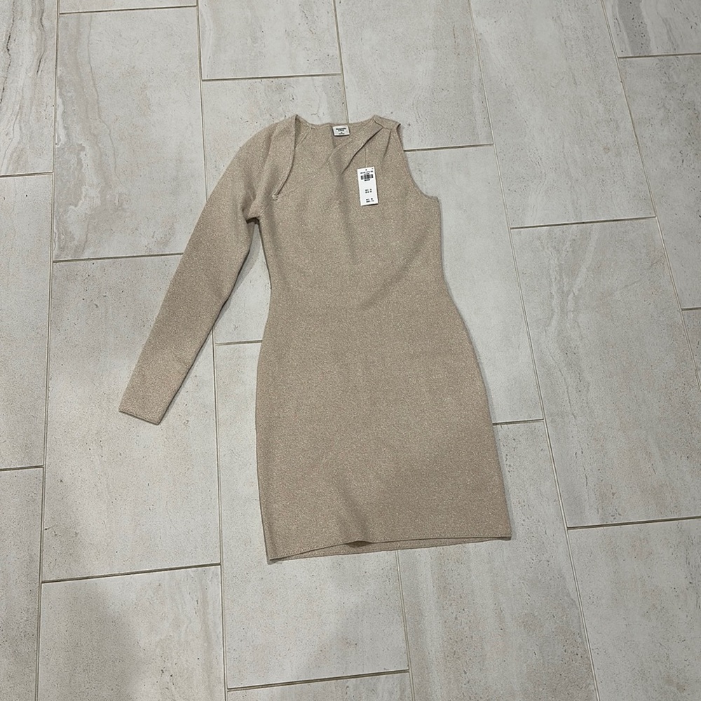 Abercrombie asymmetrical sleeve knit dress, size medium